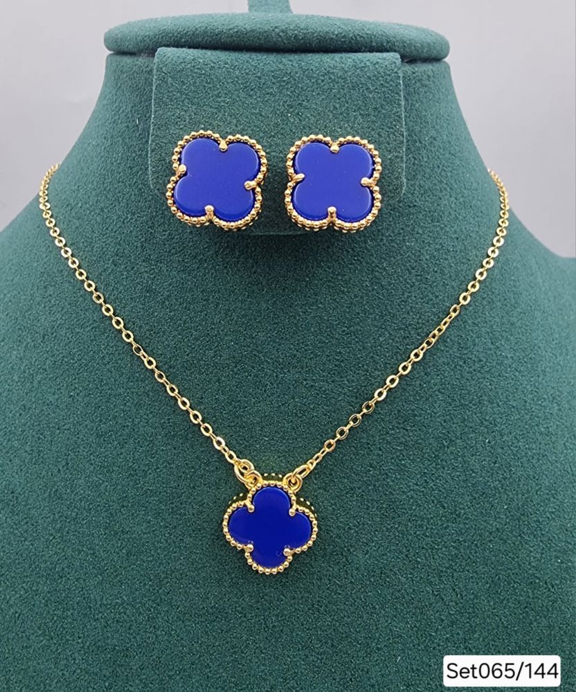 necklace and earrings set